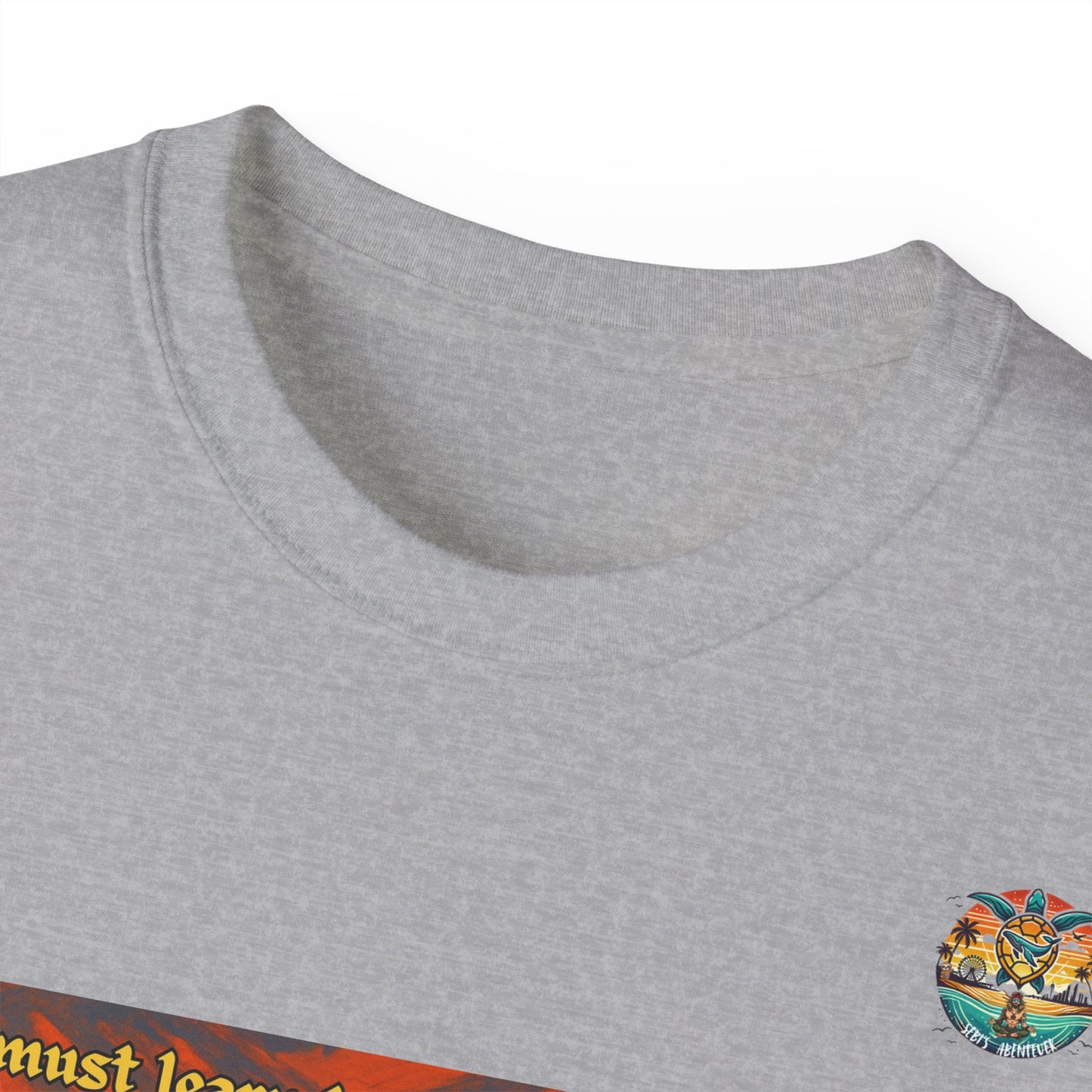 „Desert Wisdom“ – T-Shirt mit Schildkröte & Sonnenuntergang