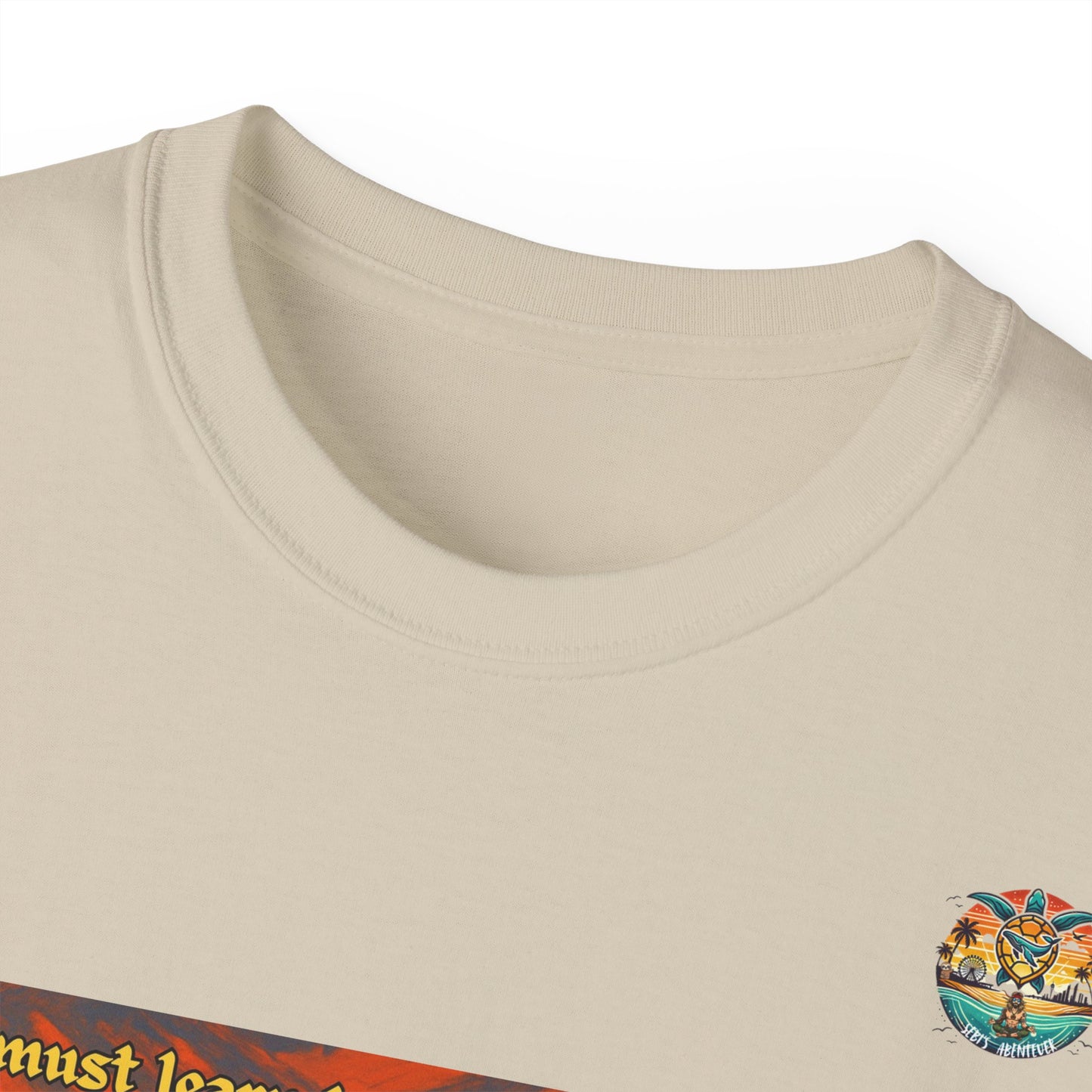 „Desert Wisdom“ – T-Shirt mit Schildkröte & Sonnenuntergang