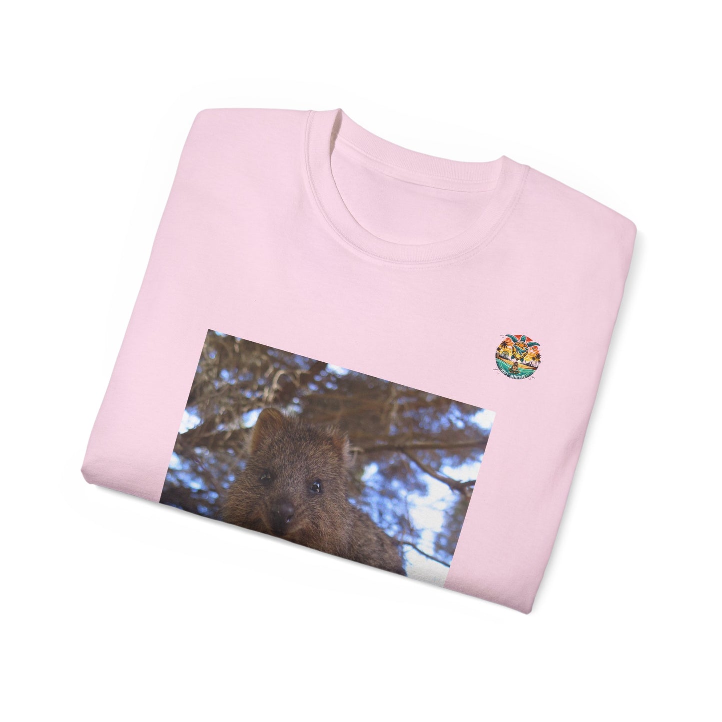 „Süß, flauschig und mental komplett durch“ – Quokka T-Shirt mit ehrlicher Botschaft