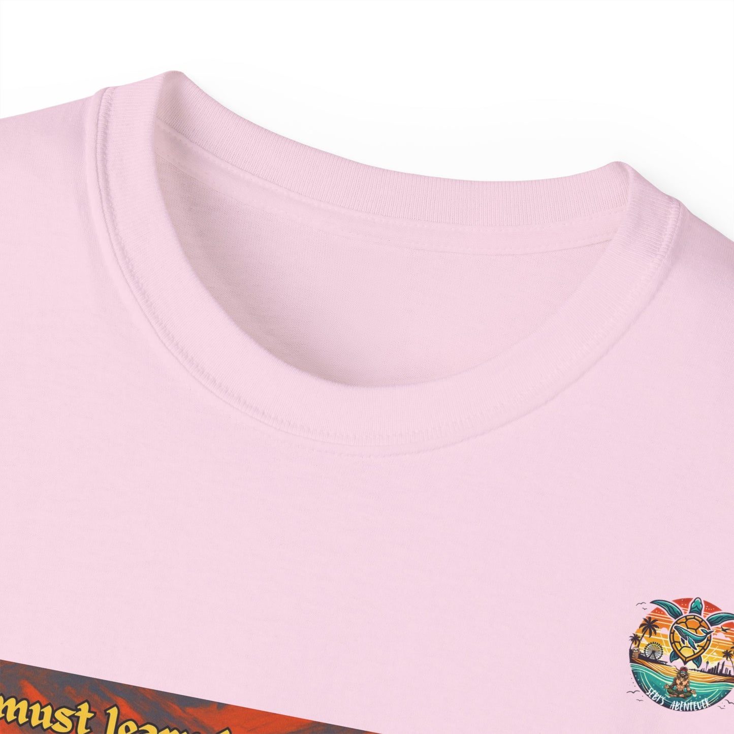 „Desert Wisdom“ – T-Shirt mit Schildkröte & Sonnenuntergang