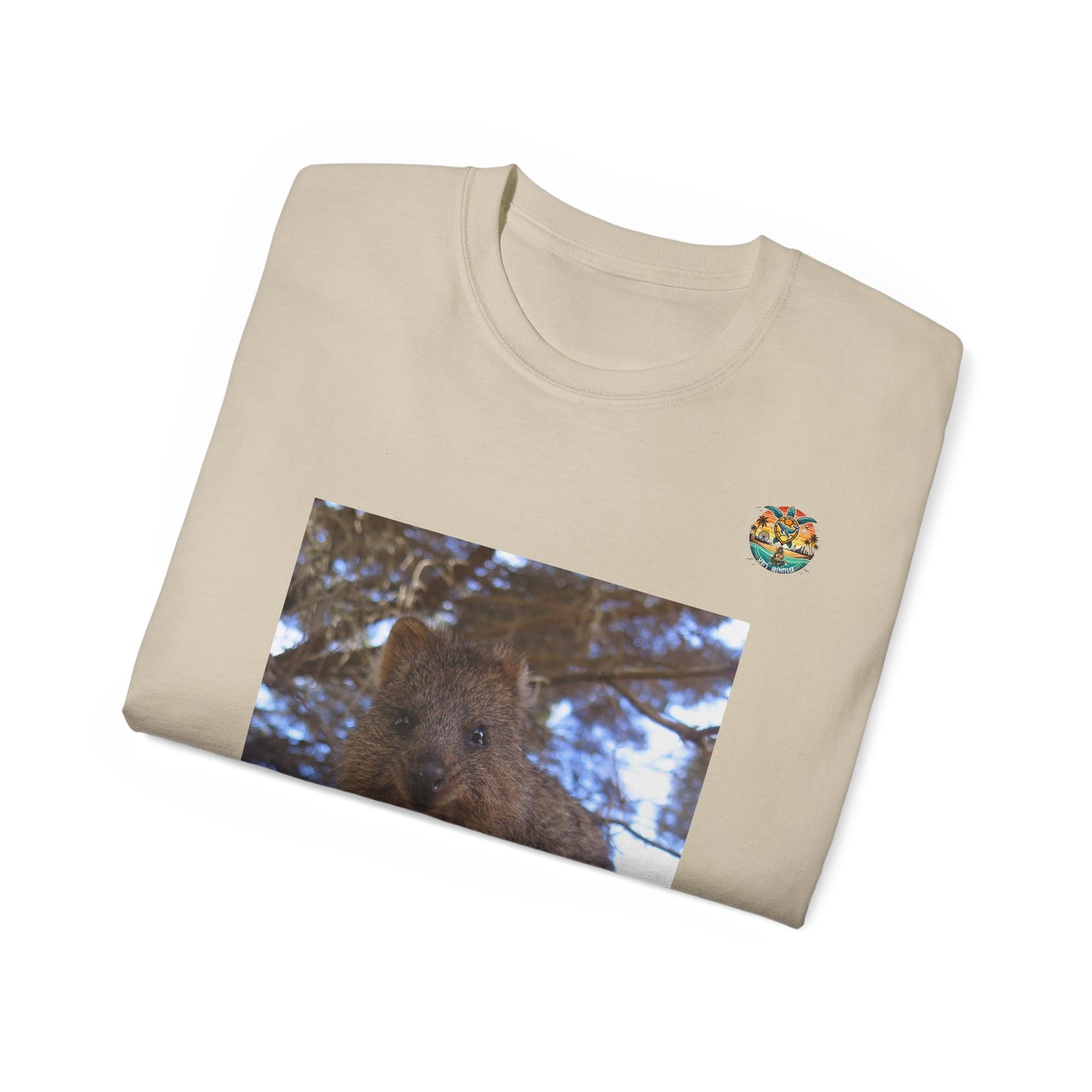 „Süß, flauschig und mental komplett durch“ – Quokka T-Shirt mit ehrlicher Botschaft